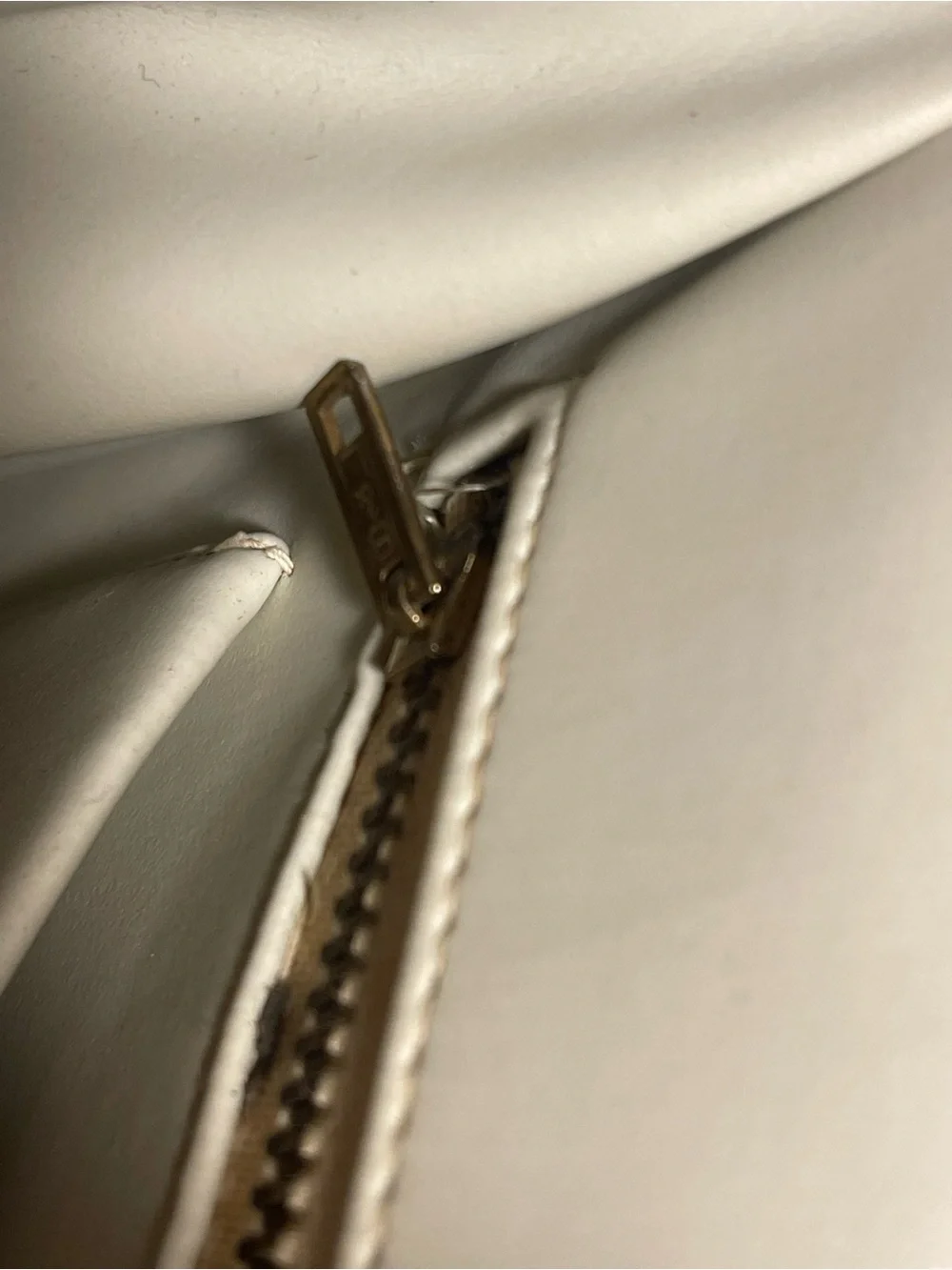 Vintage 1950s 1960s Taupe Lizard Embossed Handbag Purse Top Handle Talon Zipper